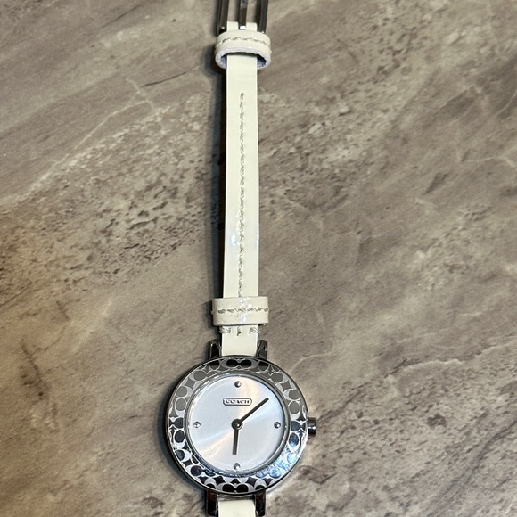Coach Bridgit Wrist Watch Ivory White Leather Silver Stainless Steel Y2k 2000s - Picture 3 of 10
